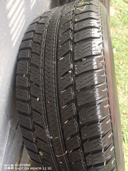 Cauciucuri de iarna echipate complet(215x60x15)