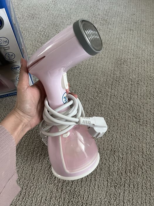 Aparat de calcat de mana cu abur