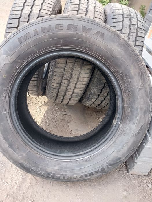 4 шины 225 65 R16C. Цешка для груза.