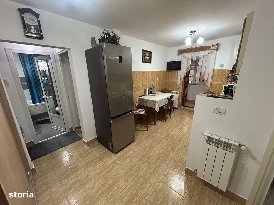 Apartament 2 camere, decomandat - Cugir — fotografia 3