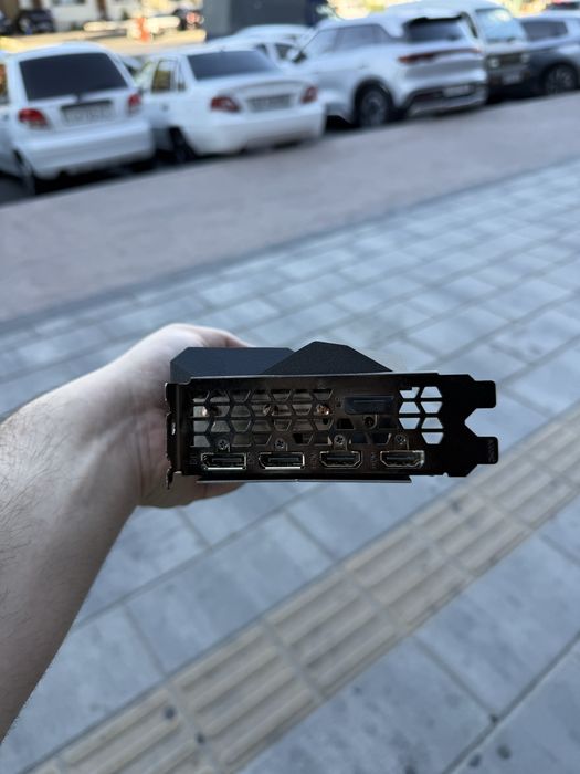 Gigabate RTX 3080 10GB 320 Bit