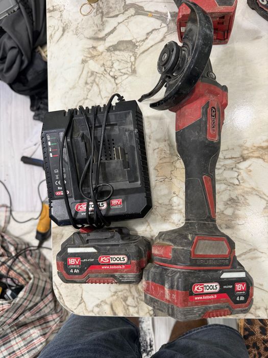 KS Tools 18V Brushless акумулаторен ъглошлайф + 2 батерии 4Ah + зарядно