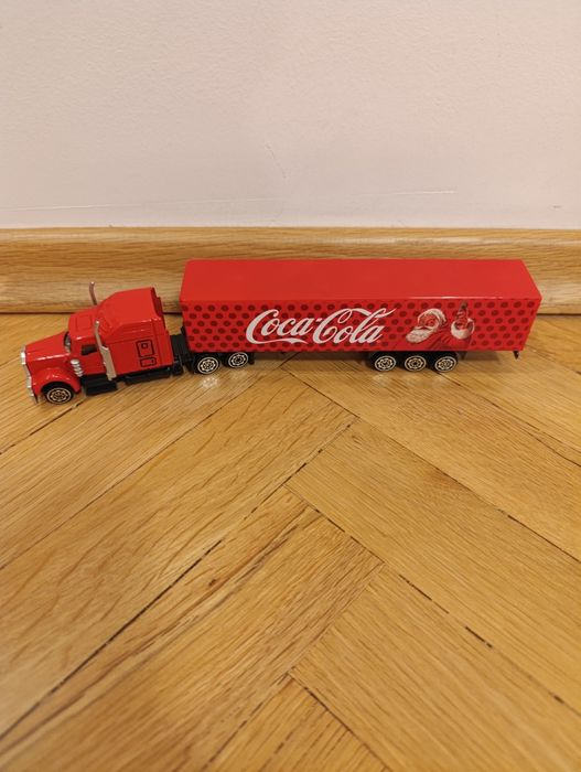 Коледни Кока Кола камиончета