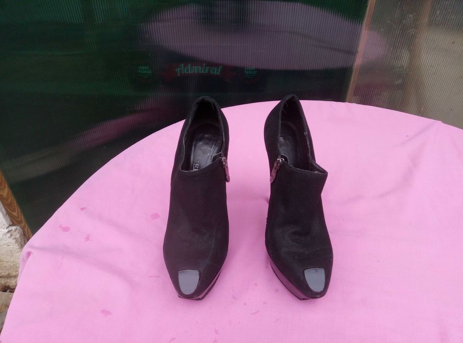 Високи модни обувки Carlabel