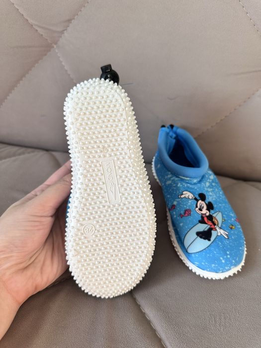 Продаются детские пляжные кеды