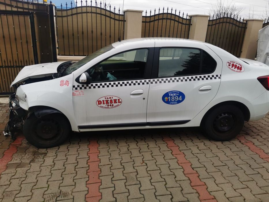 Vand Dacia Logan avariata