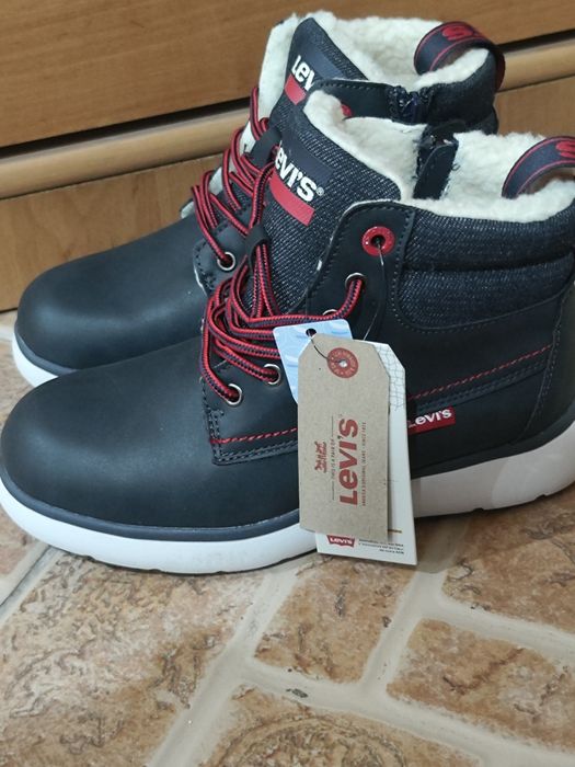 НОВЫЕ  зимние ботинки 35 размер