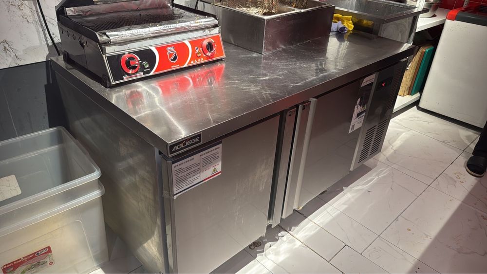 Холодильный стол