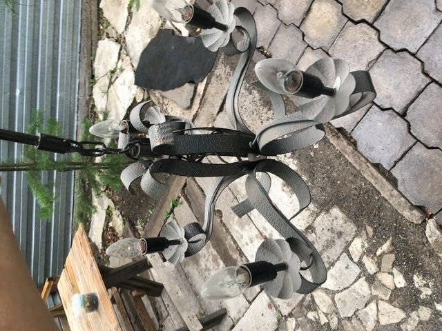 Люстра металлическая