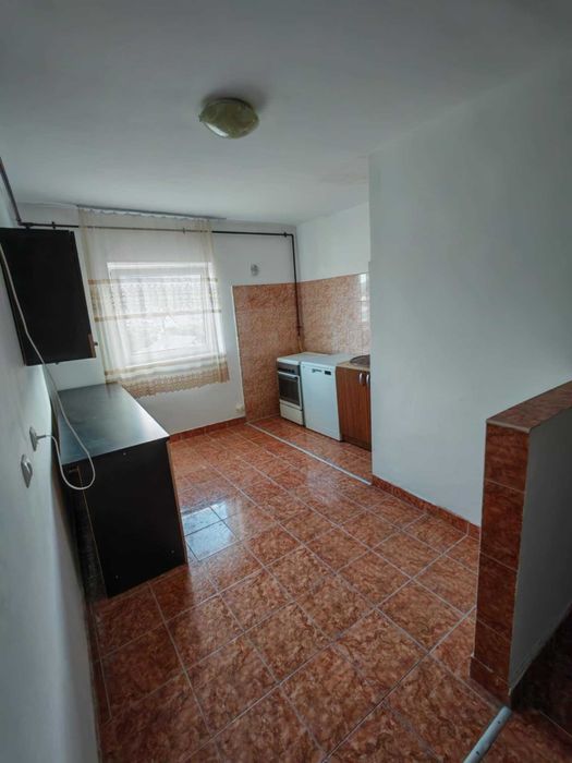 Vand apartament cu 2 camere