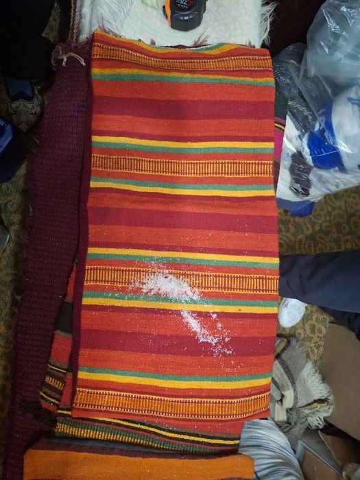 Мини килимчета, платове, родоп. и плетени на една кука калъфки, гайтан