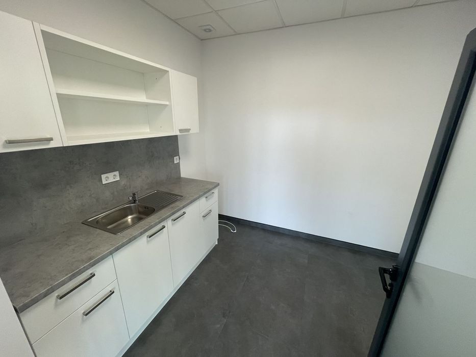 Дава се под наем Офис в София, Център - 209 кв.м за 2717 € - Снимка #6