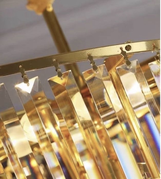 Люстра классическая новая