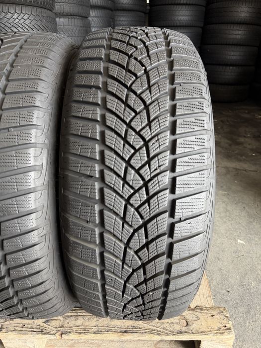 2 anvelope iarna 225/55/17 , GoodYear !