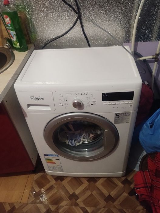 vând mașină de spălat whirlpool