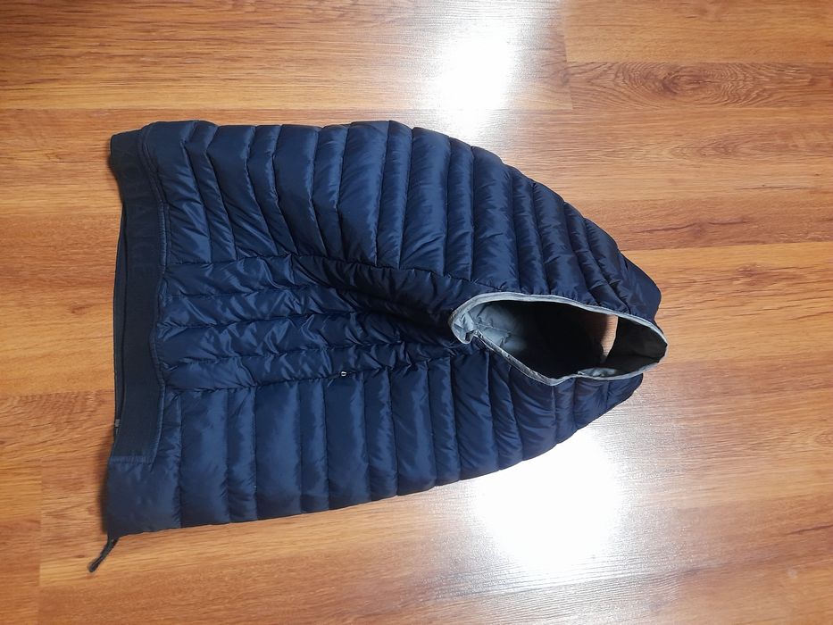 ARMANI мъжки елек S размер.