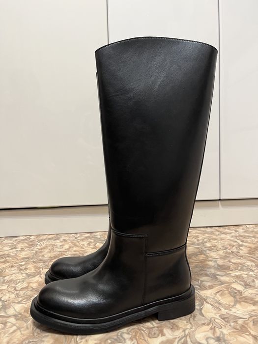 Сапоги новые.