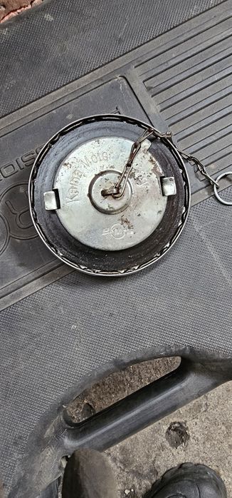 Продам крышку на бак