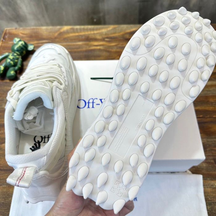 Off white odsy nou,cu eticheta