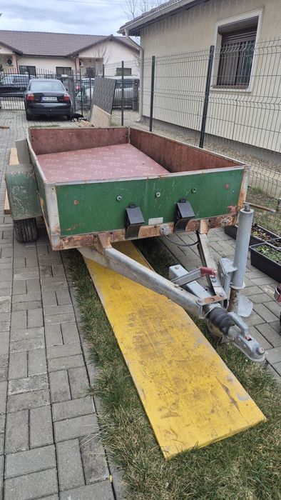 Vând remorca 1300 kg