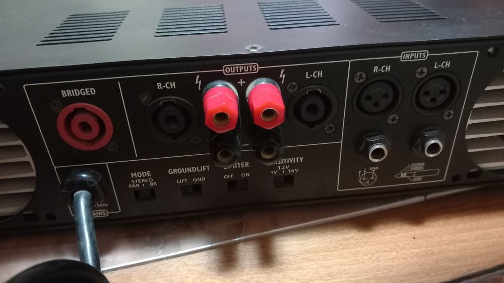 Super ocazie. Vlnd amplificator putere inpecabil și perfect functional