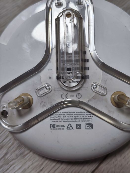 Apple AirPort Extreme A1034 – Router UFO Retro Apple (Colectie Vintage