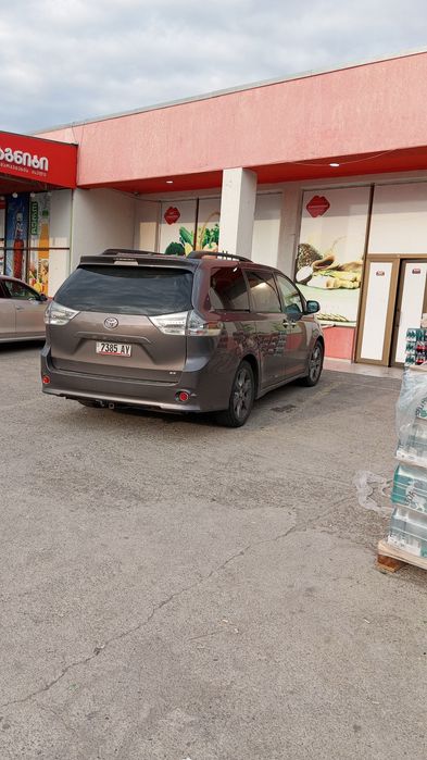 Тойота сиена 2013г