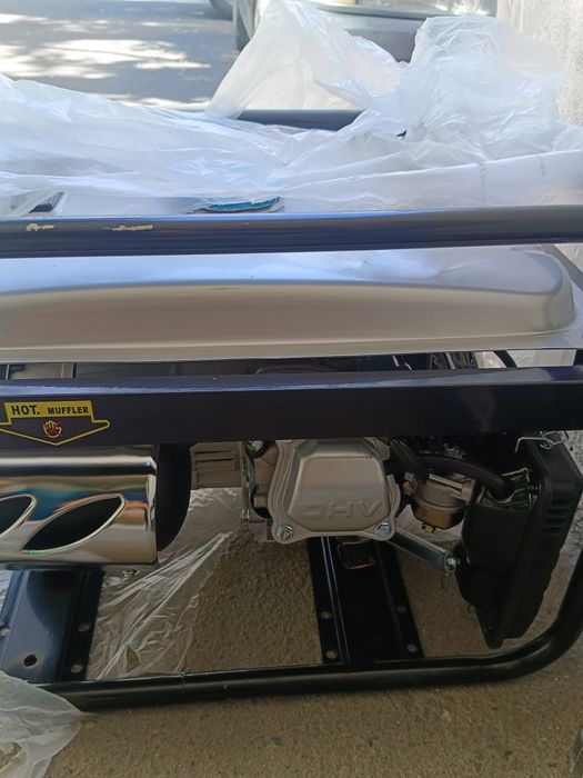 Продам бензиновый генератор