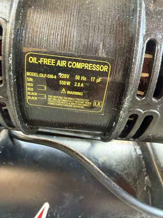 Compresor aer silentios  portabil aerograf fara ulei 8l 2 pistoane
