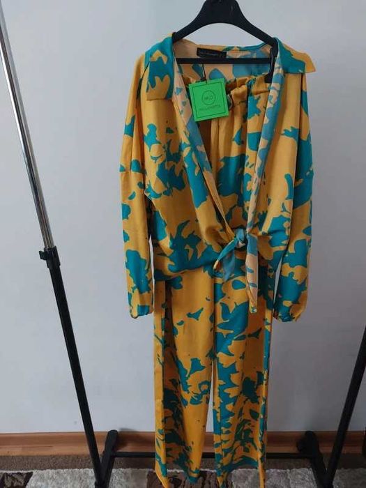 Compleu elegant din satin