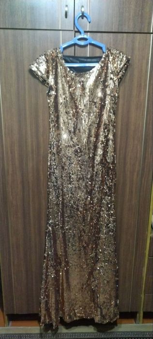 Продам платье золотого цвета