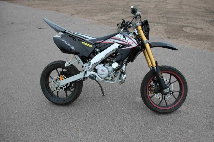 Motorhispania ryz pro motard Minarelli AM6  скутер/мотопед на части