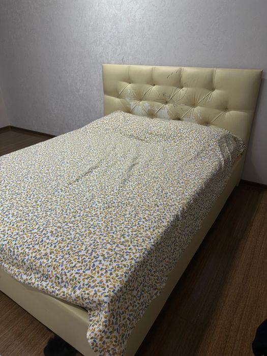 Кровать для спальни