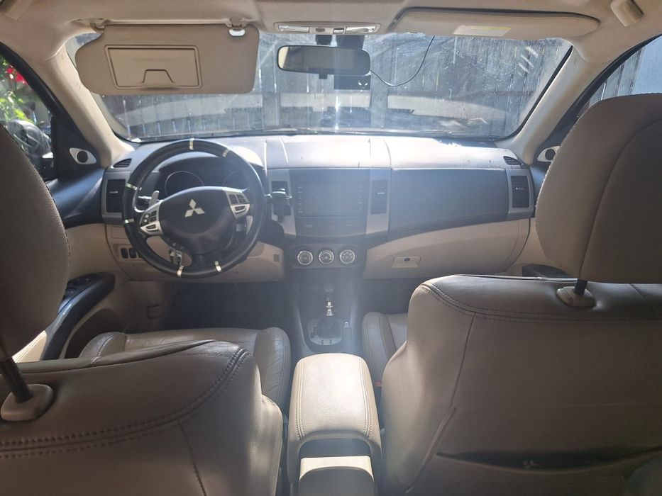 Mitsubishi Outlander 2011, 2.2 diesel, automata