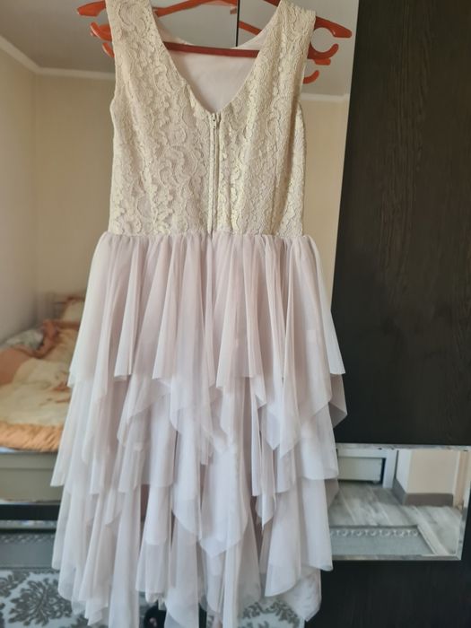 Продам нарядное платьеH&M 146/152см