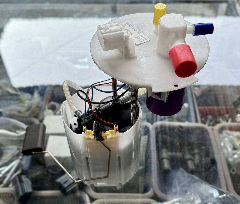 Бензонасос оригинал Monza 1.5 Tracker 2