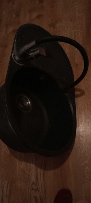 Продам кухонную мойку б\у