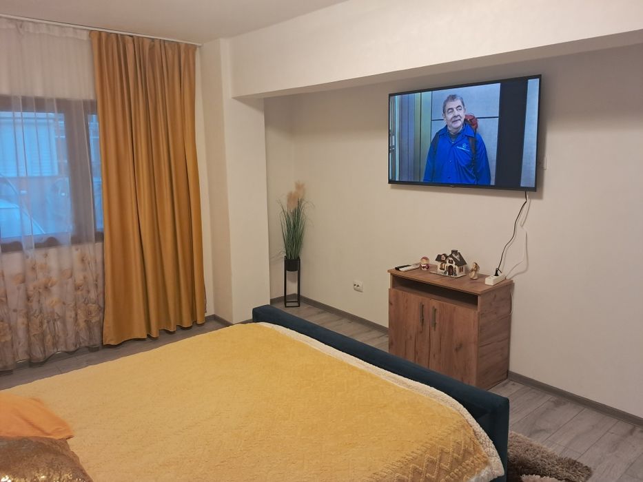 Cazare in regim hotelier in Băile Herculane ,ap cu 3 camere (6 pers)!