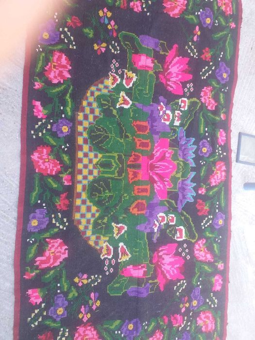 Oferta! Covor traditional din lână, țesut în război, stare impecabilă
