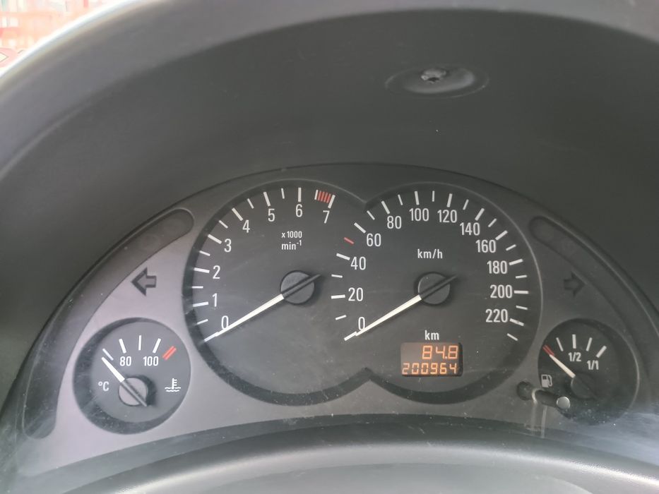 Vând Opel CORSA C 2002