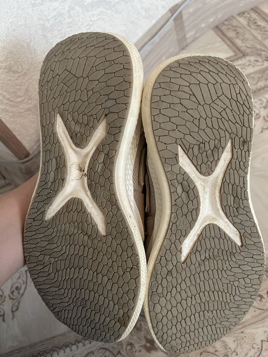 Кроссовки летние