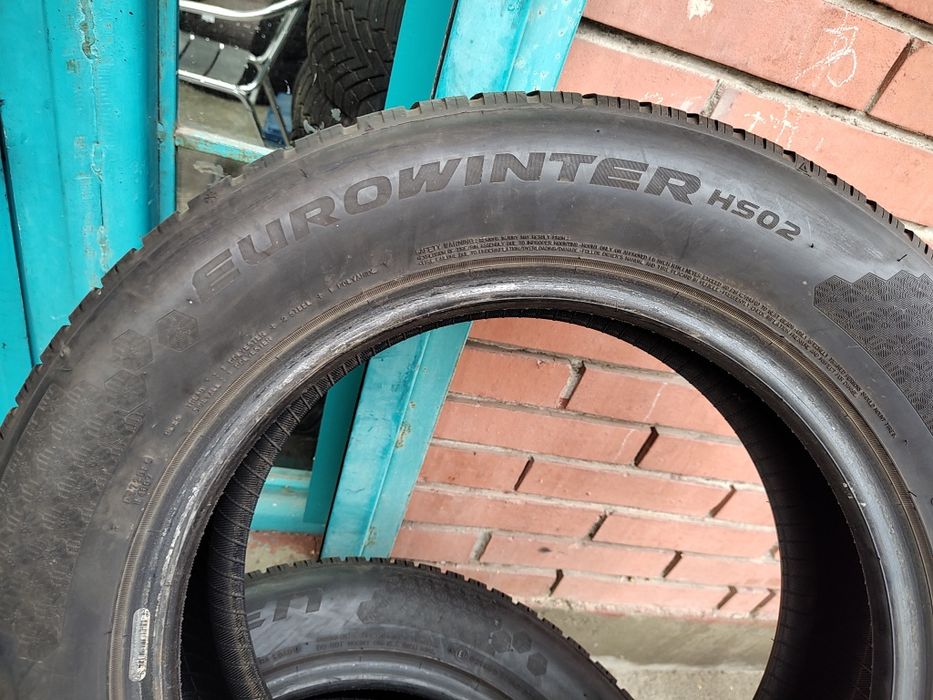 Продавам 4 зимни гуми 205/60/16 Falken