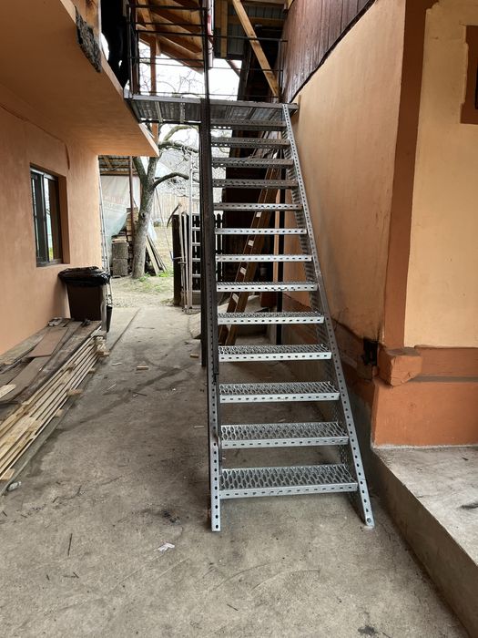 Scari metalice zincate