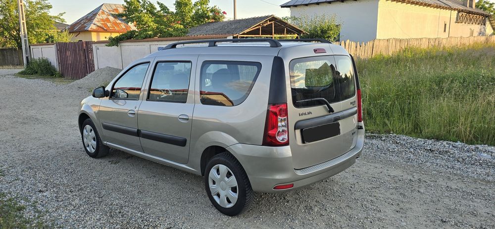 Vând Dacia Logan Mcv