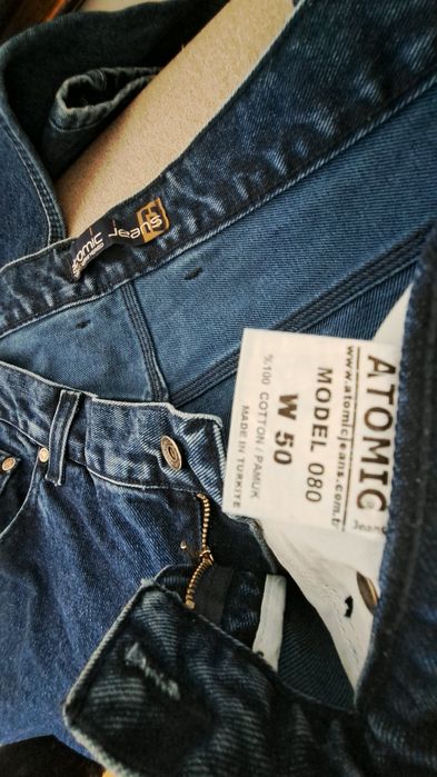 Blugi  "  pantalon  model Atomic"