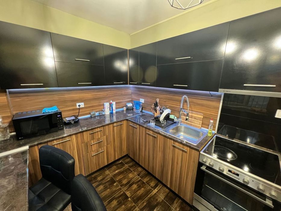 ДВУстаен апартамент! ж.к. Надежда 2! Комуникативна локация!