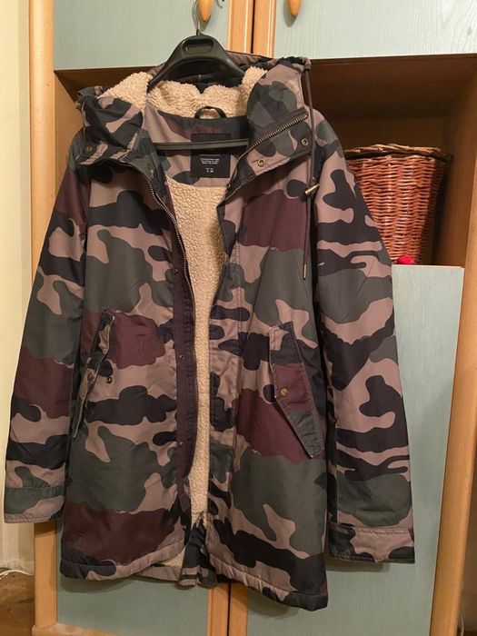 Парка -куртка . Размер S . Pull&bear