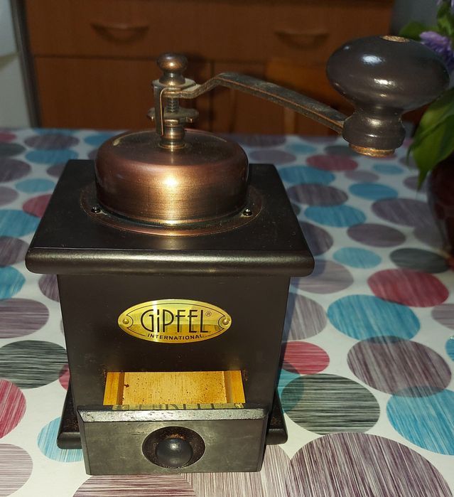 Ручная Кофемолка GIPFEL