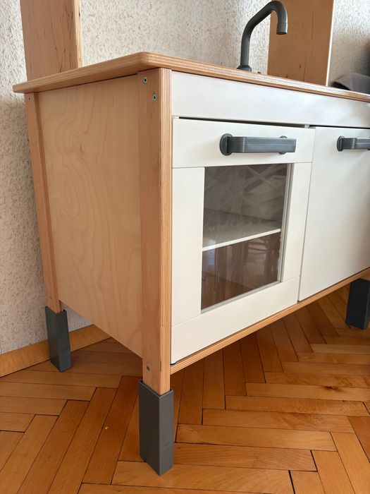 Детска дървена кухня ИКЕА плюс играчки