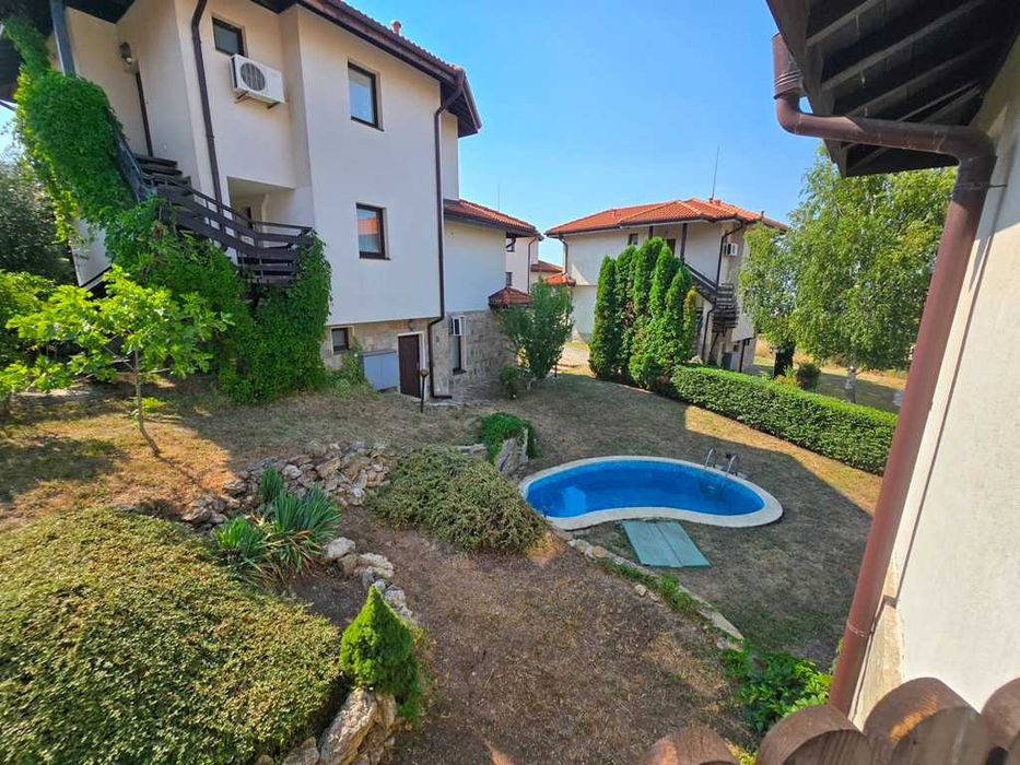 Просторен тристаен апартамент в к-с „Bay View Villas“